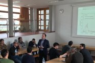 Referent spricht zu Publikum