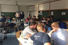 Studierende bei Planung im Klassenzimmer